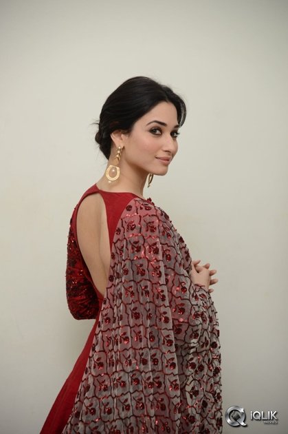 Tamannaah-at-Speedunnodu-Movie-Audio-Launch